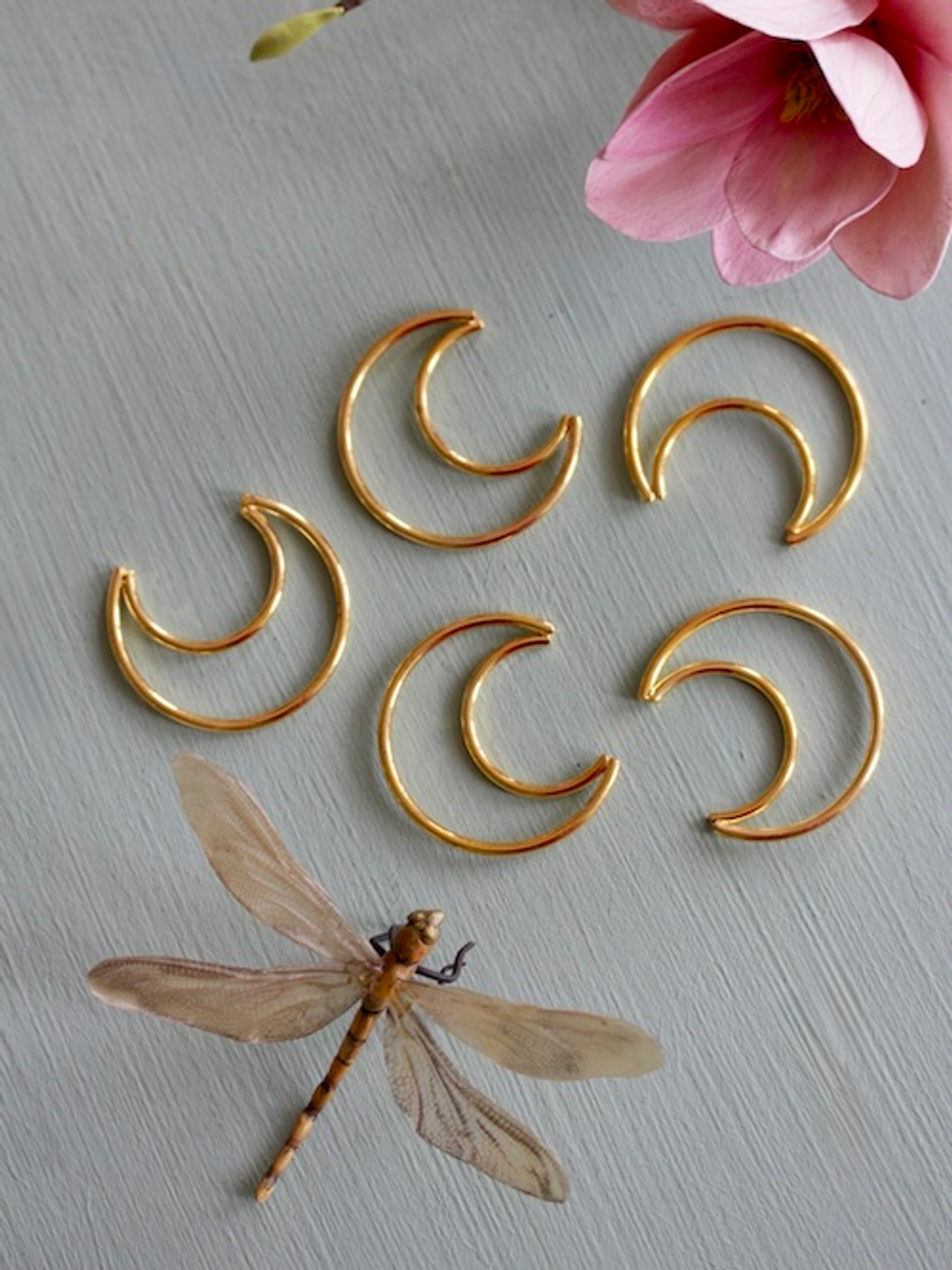 Основы металлические "Месяцы маленькие 5 см", цвет золотистый, неразъемные 5 штук /основа для декорирования металлические полумесяцы