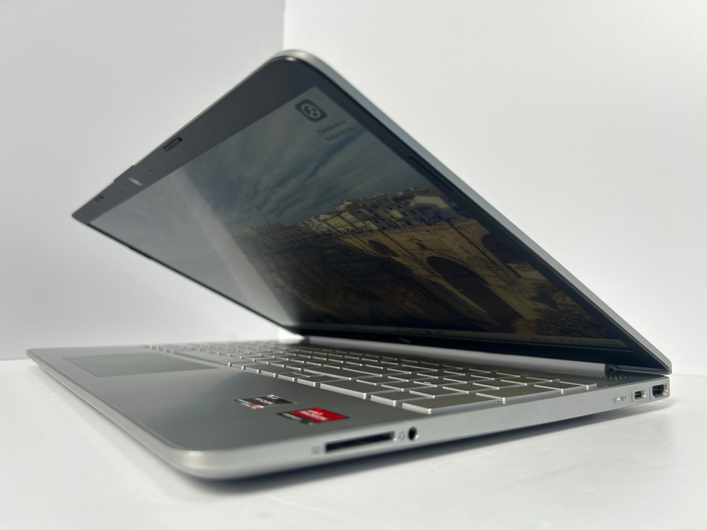 Ноутбук HP 15s-eq2086ur (5D5E2EA) 15.6"/AMD Ryzen 3 5300U/RAM 8 GB/SSD 256 GB/AMD Radeon/1920x1080/IPS/Windows 11/Посветка кл-ры: нет/серебристый. Состояние: B2