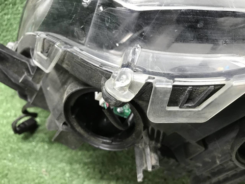 Битая Фара правая Toyota RAV4 5 XA50 (18-нв) LED