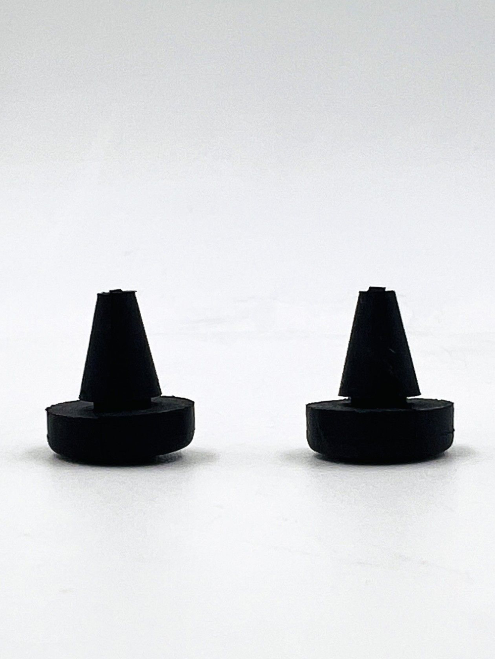 Отбойник (буфер) капота Г-ель комплект 2 шт