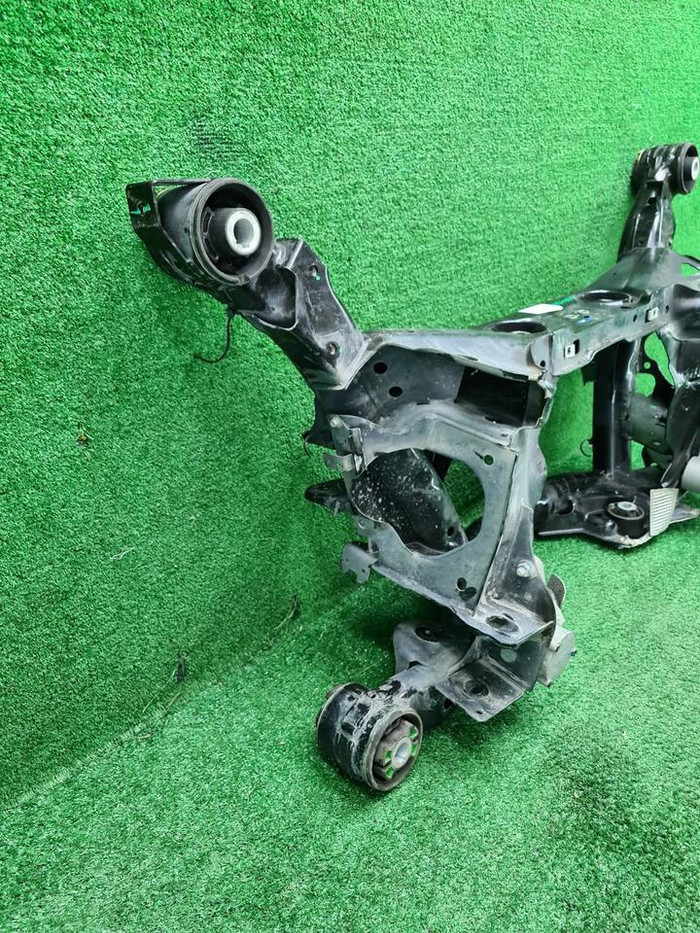 Подрамник задний Land-Rover Discovery Sport 19-нв