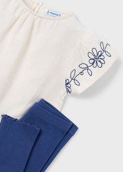 футболка с леггинсами