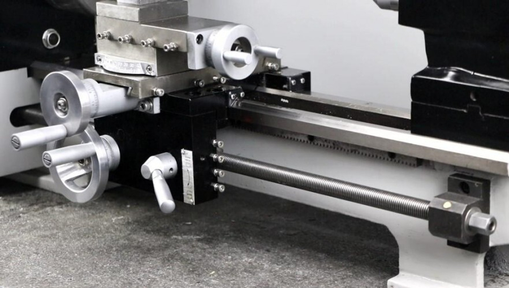 Станок токарный Visprom SPV-210x400-G 39001700