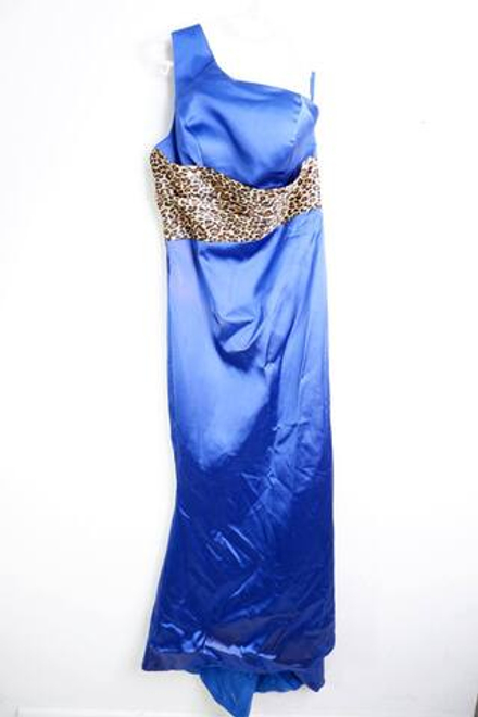 Платье вечернее, визуально на 42 размер, новое