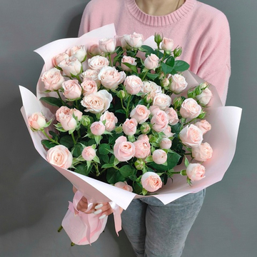 Букет из 11 кустовых пионовидных роз сорта "Bombastic"