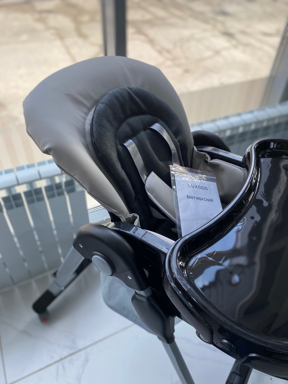 Стульчик для кормления Lux mom 168 Чёрная экокожа