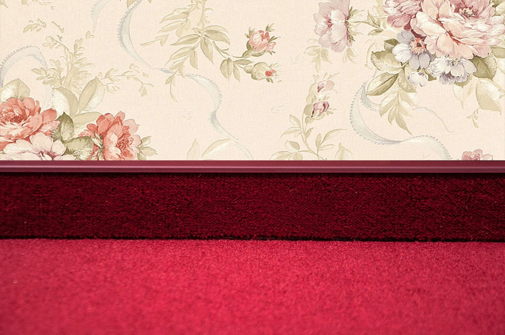 Плинтус для ковролина KORNER Listwa 114 бордовый 2,5м