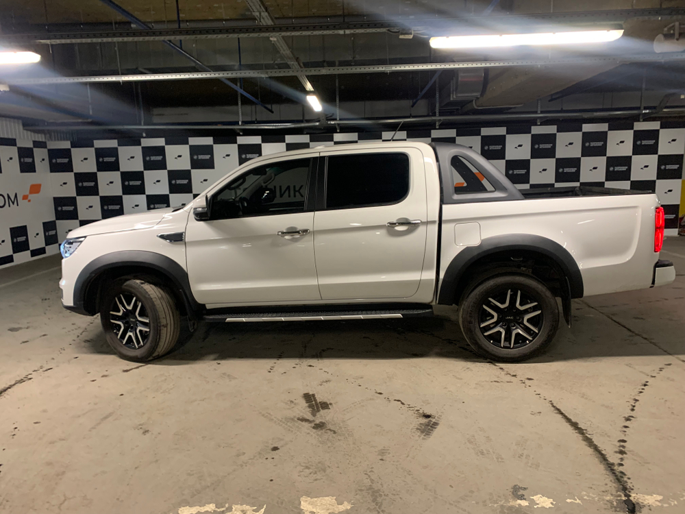 JAC T8 Pro 2.4 T MT 4WD Full Extra