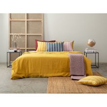 Чехол на подушку декоративный в полоску горчичного цвета из коллекции Essential, 45х45 см