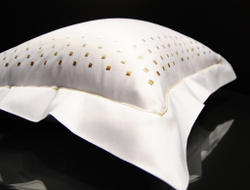 Пододеяльник 200х220 Christian Fischbacher Luxury Nights Dancing Squares 560 золотой Швейцария цвет