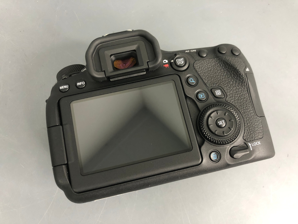 Canon EOS 6D Mark II (2.700 кадров)