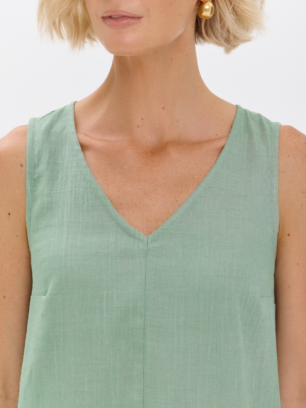 Удлиненный топ из льна с V-вырезом