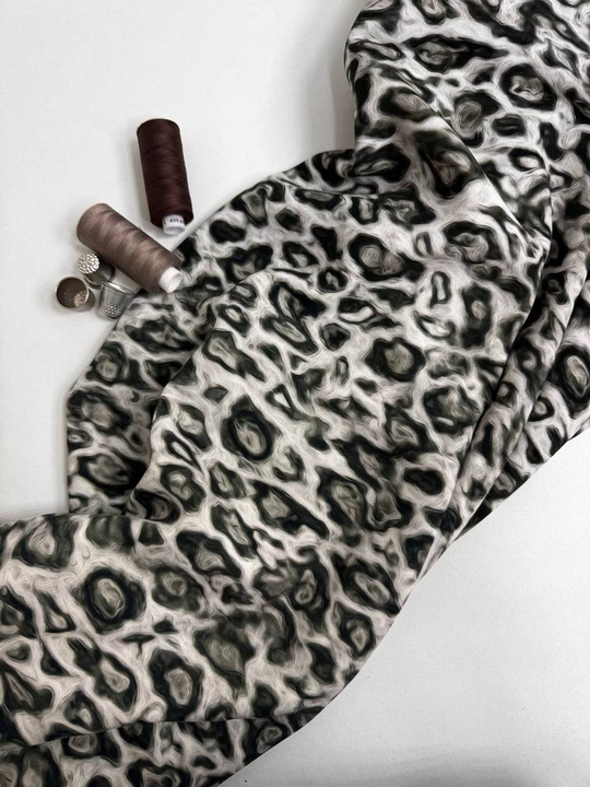 Штапель принт пятна хаки на молочном BST3831