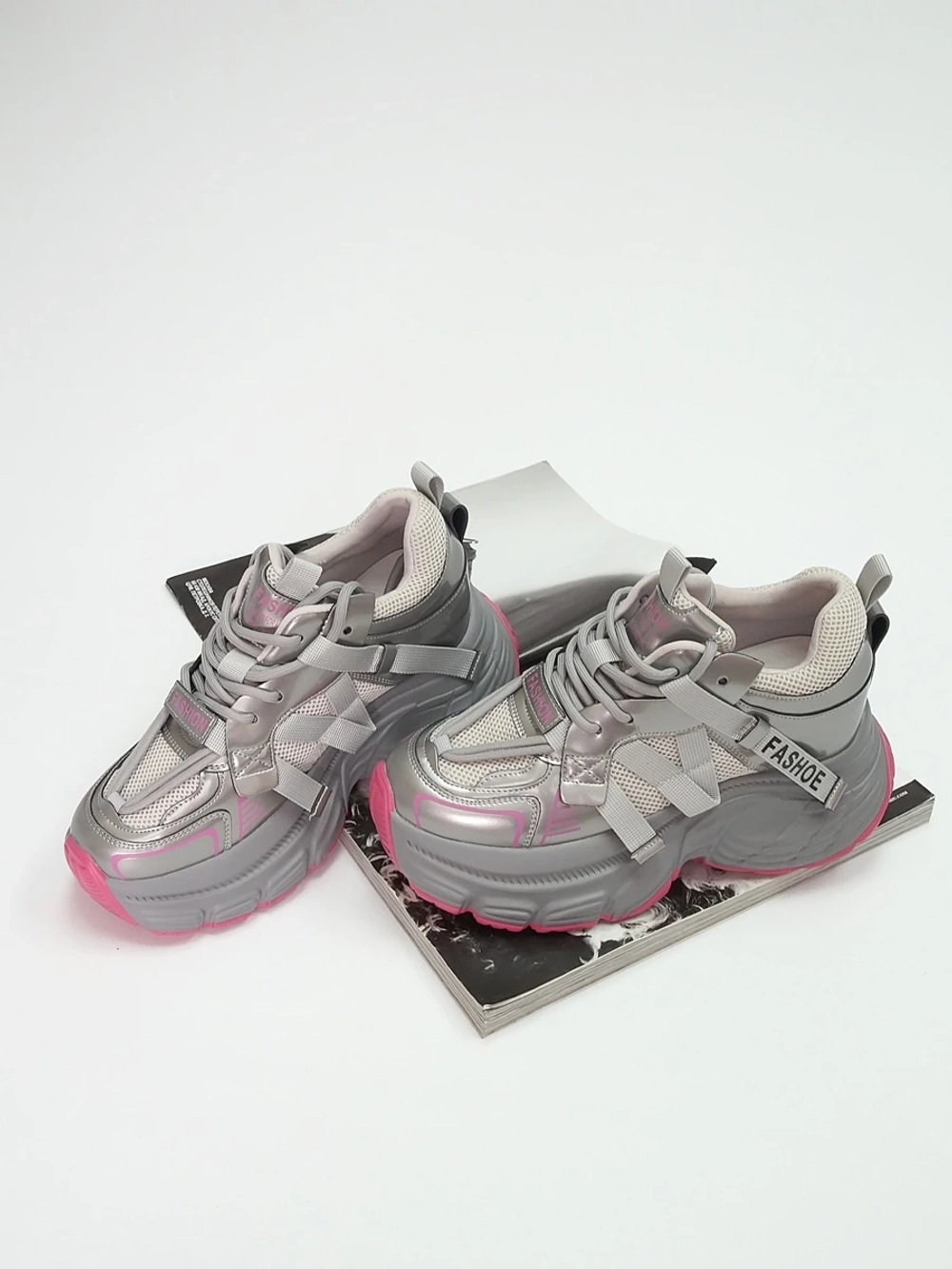 Кроссовки женские демисезонные