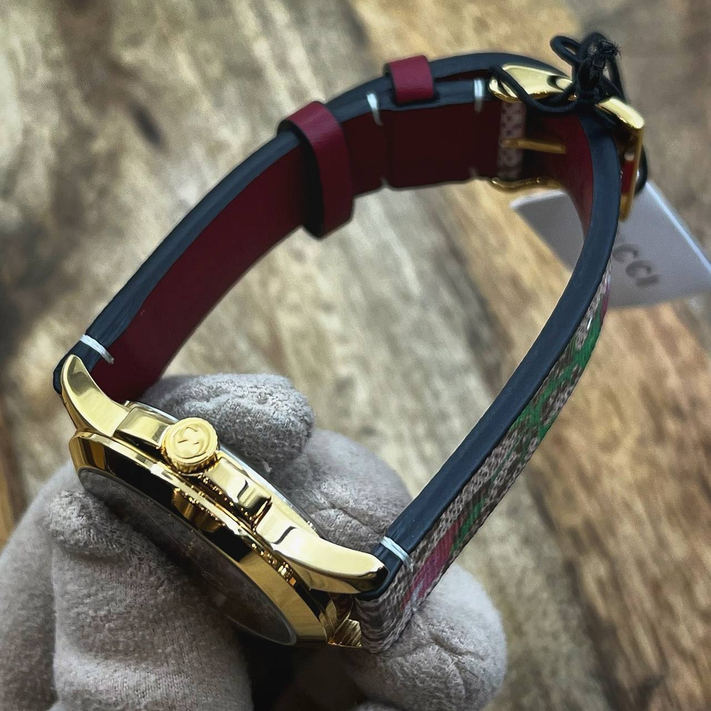 Часы Gucci