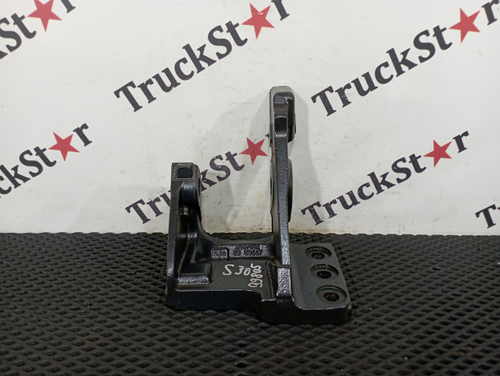 Кронштейн передней рессоры правый 2020г.