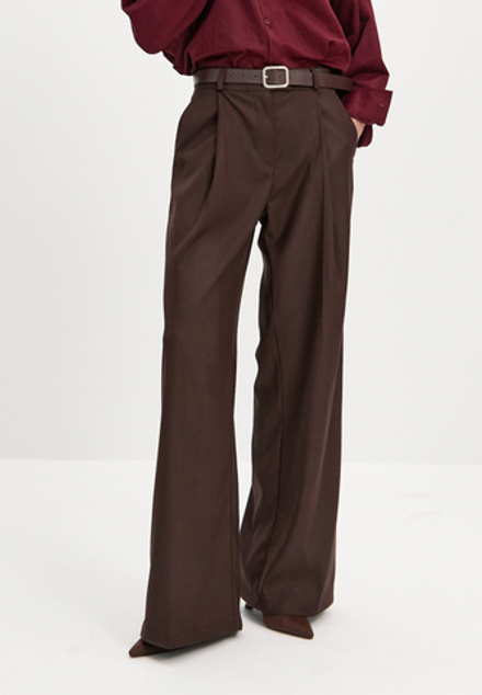 Брюки с защипами