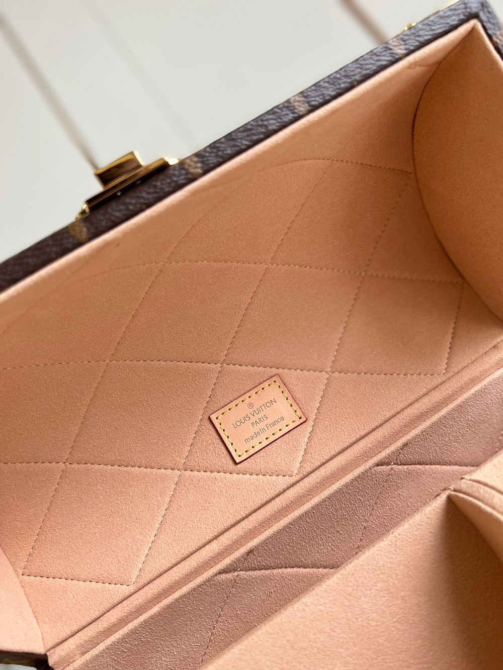 Louis Vuitton Cotteville 28 cm
