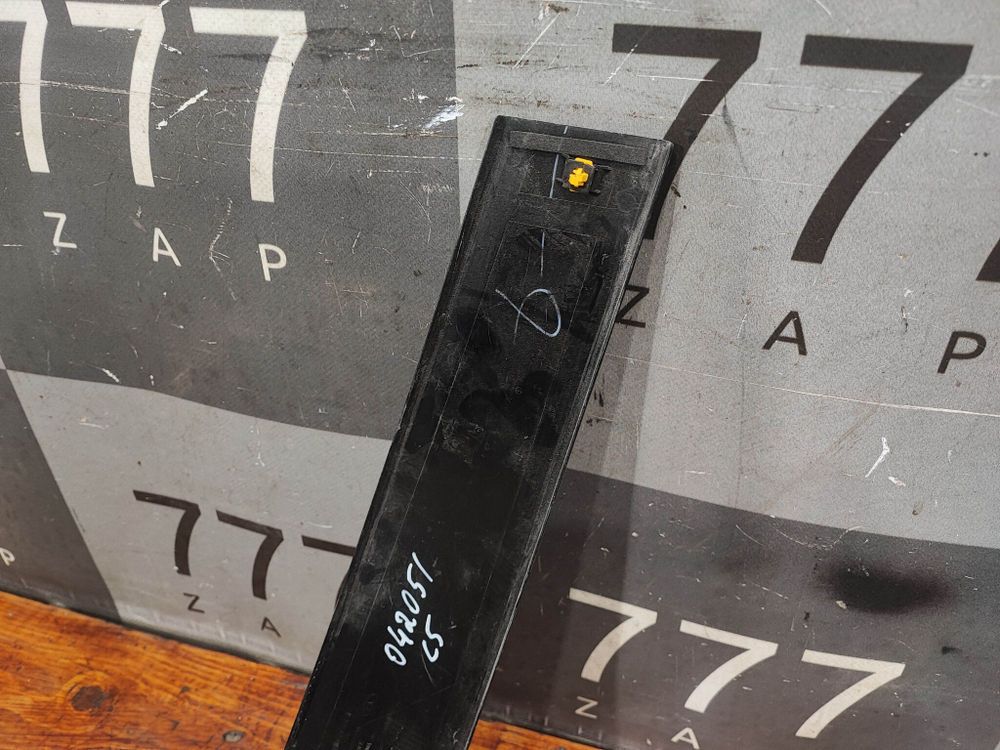 Накладка двери передней правой Omoda C5 22-нв Б/У Оригинал 551001316AA