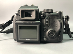 Fujifilm FinePix S9500, маленькая полоса на фотографиях.