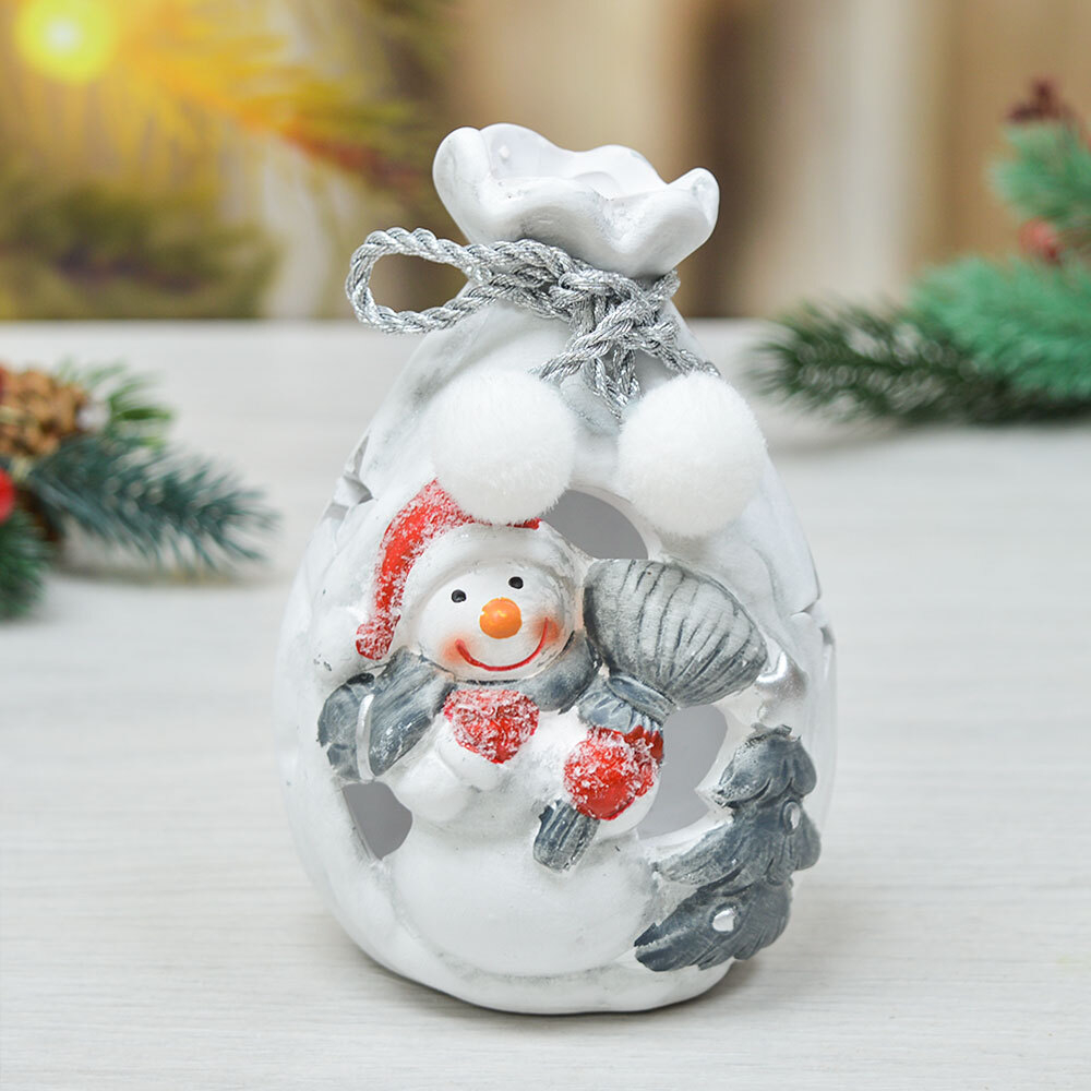 Сувенир новогодний с подсветкой в ассортименте 8*8*12см, батарейки в комплекте