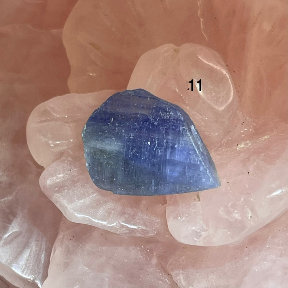 49779 Кианит Бусина капля 13*17мм-60