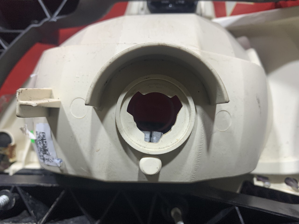 Фара противотуманная правая 2021г