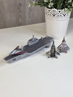 Игрушка Авианосец с самолетами в комплекте (200541641)