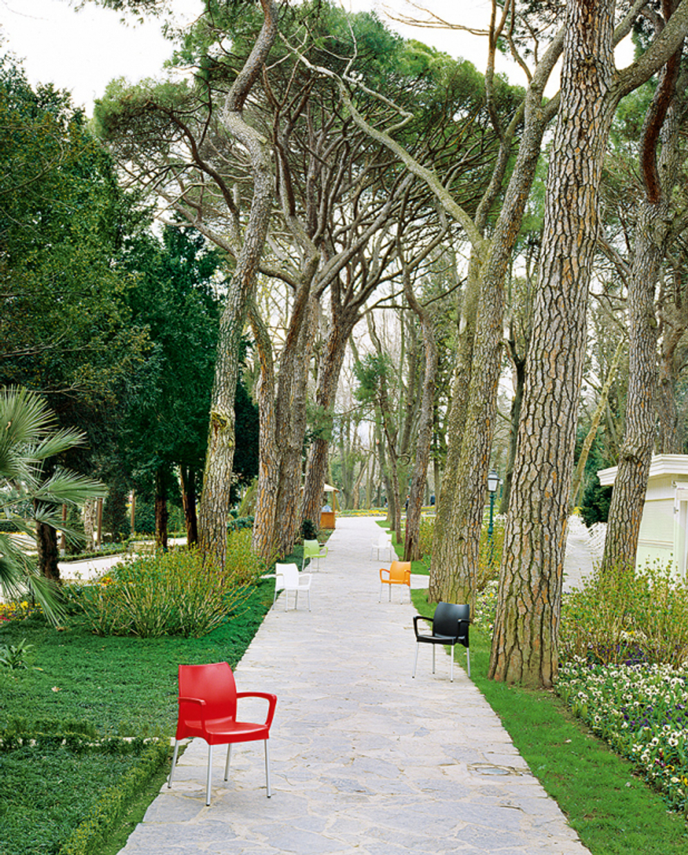 Кресло пластиковое Siesta Contract Dolce, темно-серый