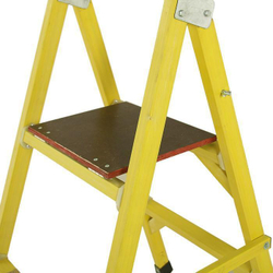 Стремянка стеклопластиковая с симметричной опорой ССС-1,5-Ф40П