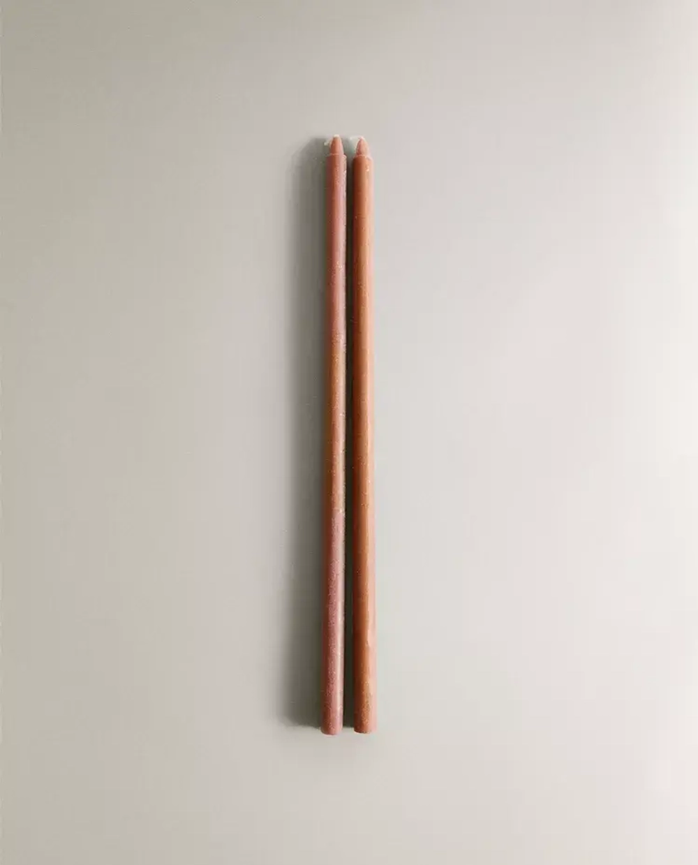 ZARA HOME НАБОР ЦВЕТНЫХ ДЕКОРАТИВНЫХ СВЕЧЕЙ ( 2 ШТ.), БЕЖЕВЫЙ