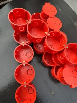 Коробка подрозетник с/у в бетон красный 68х42 (30 шт)