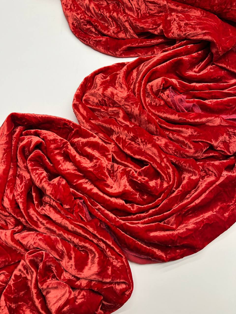 Бархат жатый вискоза с шелком и эластаном красный