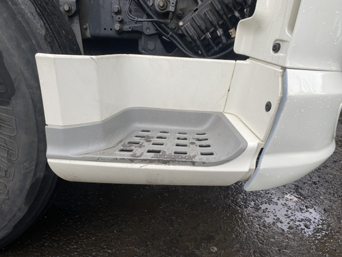 Корпус подножки правый 2021г