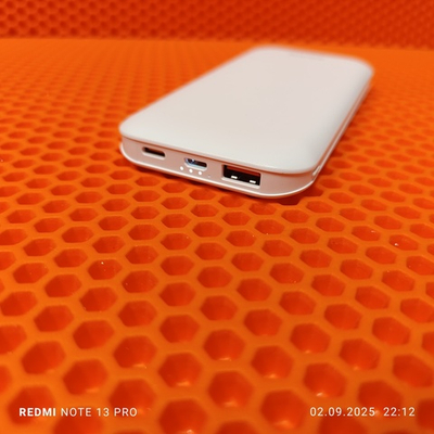 Внешний аккумулятор Jokade JG002 QC3.0+PD20W 10000 мАч белый