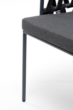 "Диего" стул плетеный из роупа, каркас из стали серый (RAL7022) муар, роуп темно-серый круглый, ткань темно-серая 027