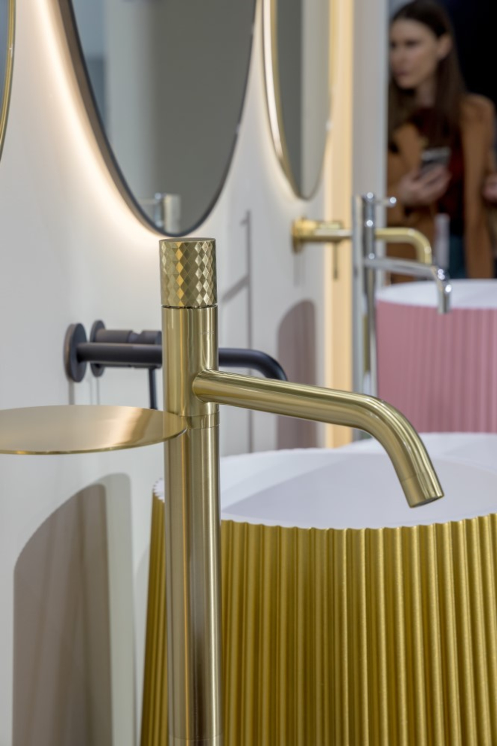 Смеситель STICK напольный для умыв. Matt Gold с ручкой DIAMOND