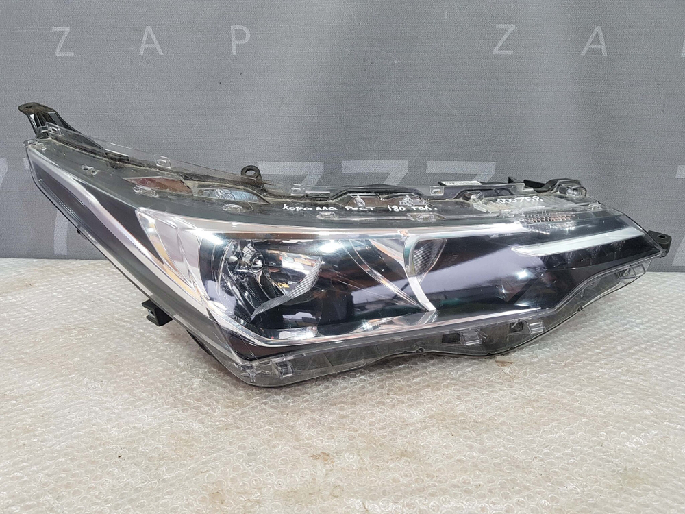 Фара правая Toyota Corolla (E180) 16-19 Б/У Оригинал 8111002L50