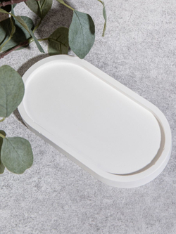 Статуэтка и поднос