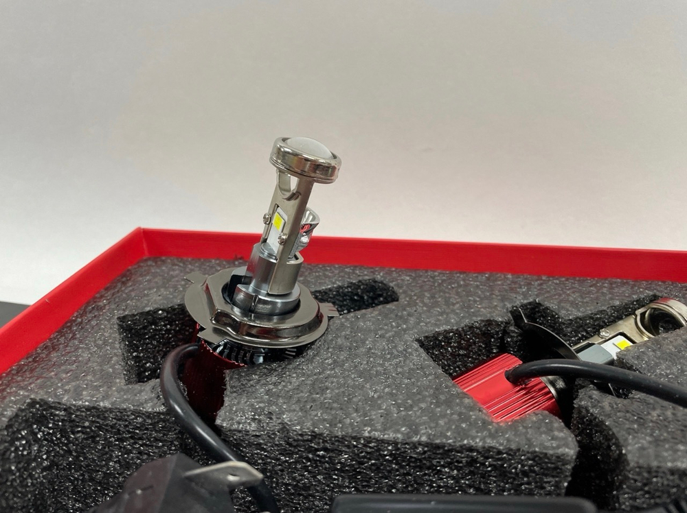 H4 / CAR LED Y700 / Светодиодные лампы Led, линзы, цоколь: H4 (2 шт./ комплект)