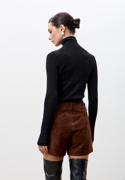 Шорты из натуральной замши