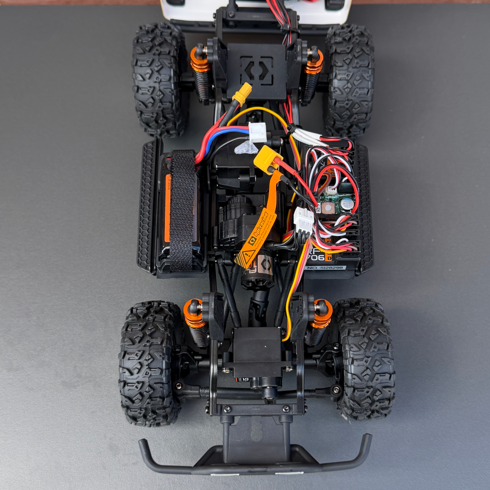 Трофи HPI Venture 1/18 Flux Toyota Hilux SR5 (Кремовый)