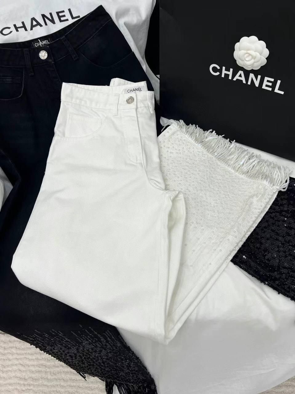 Джинсы CHANEL