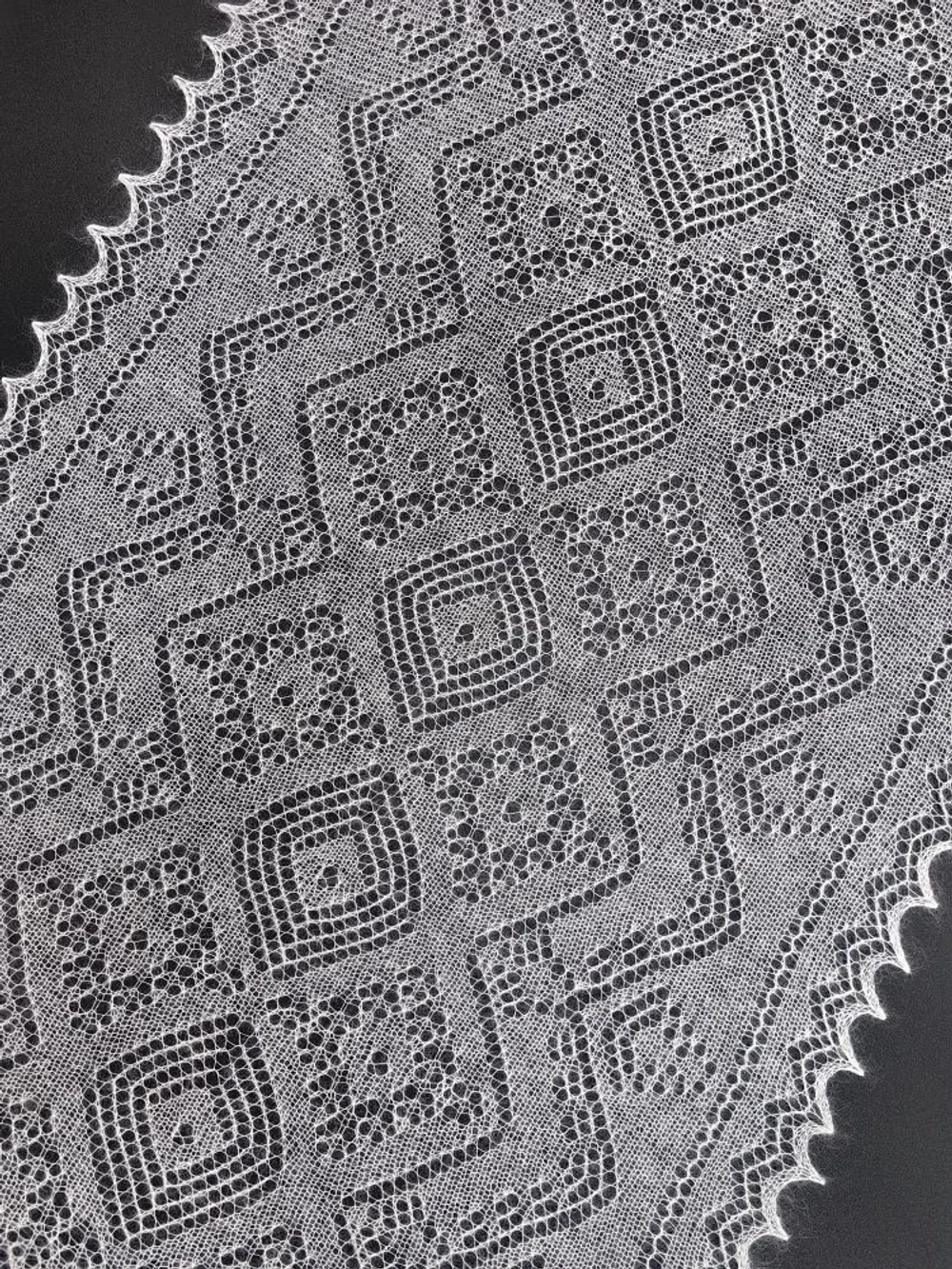 Оренбургский пуховый палантин с шелком АШ12040-02 экрю