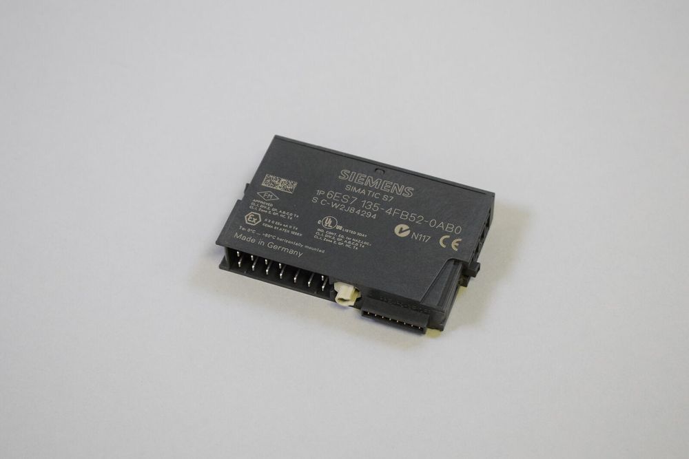 SIEMENS 6ES7135-4FB52-0AB0