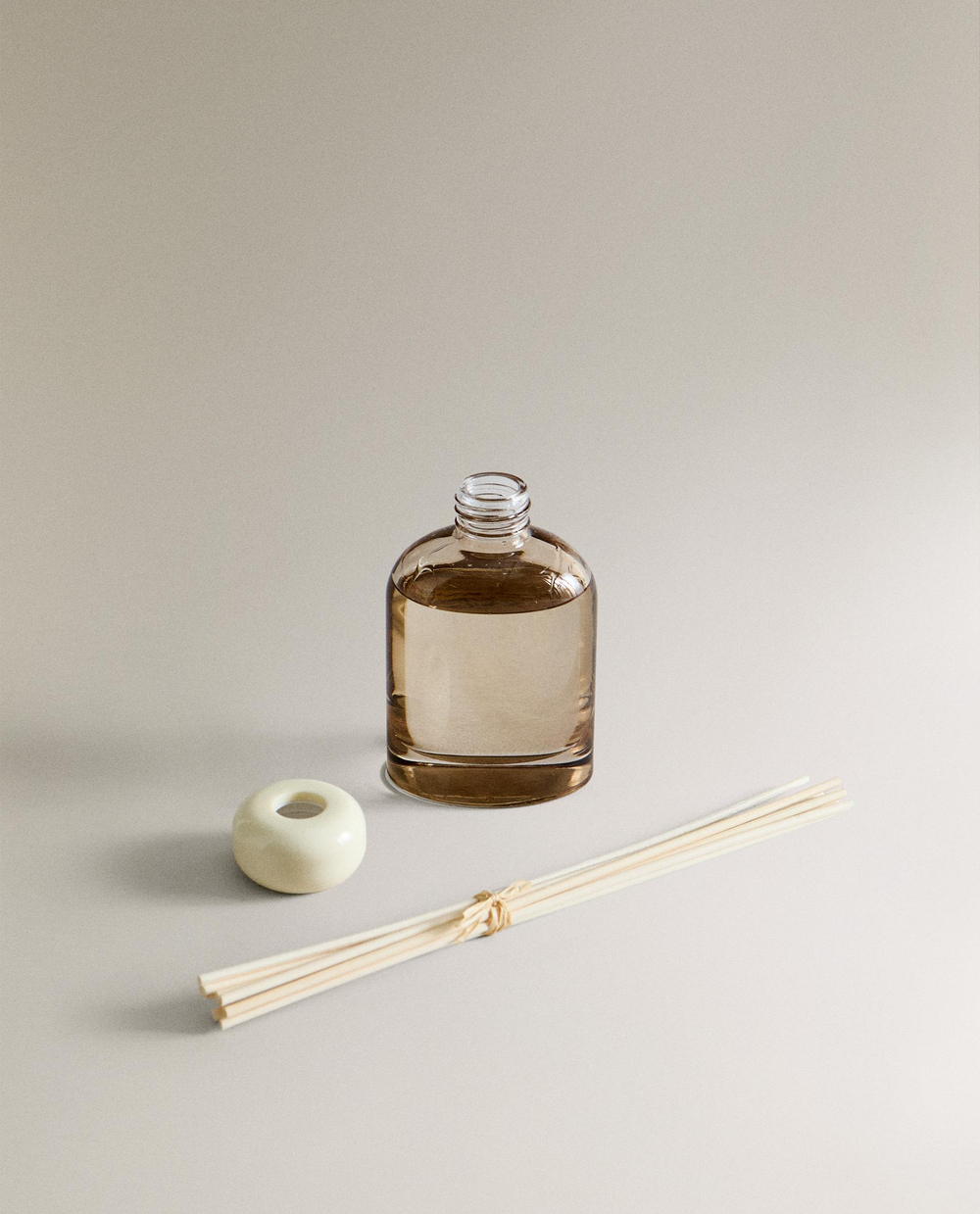 Zara Home Аромадиффузор Jasmine & Musk 120 мл, тростниковые палочки микадо, аромат цветочный древесный, Розовый