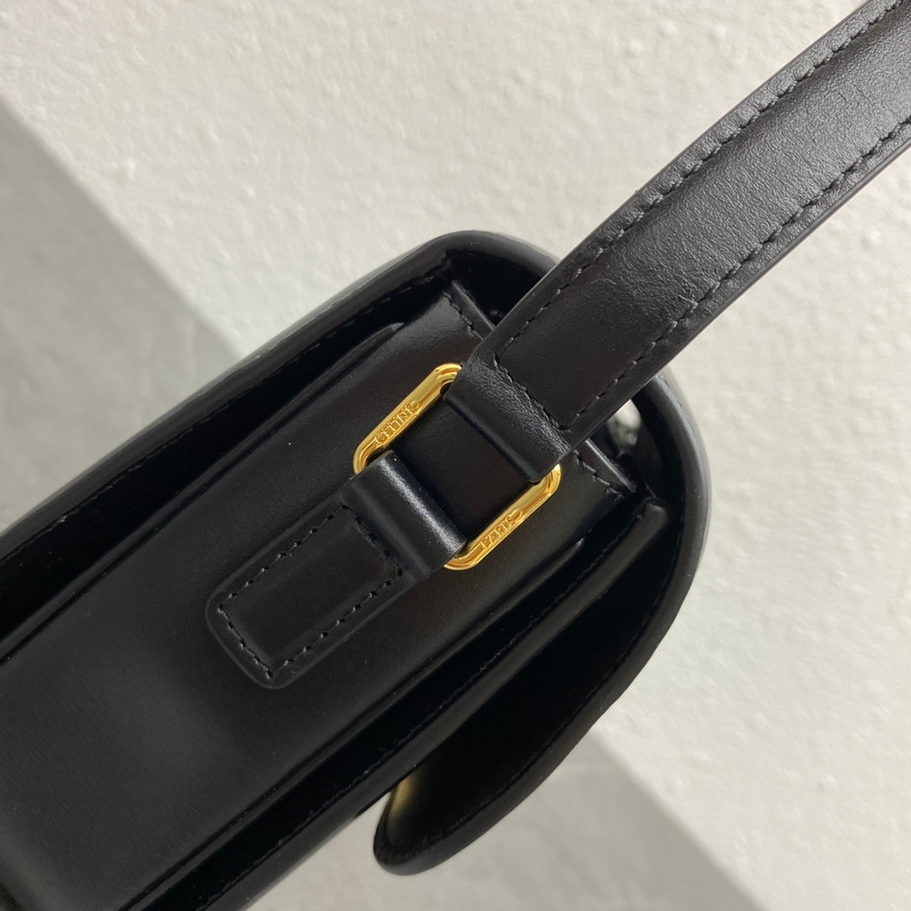 Celine Teen Triomphe Bag 18 cm