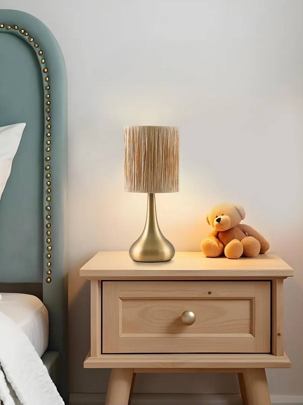 Светильник настольный для спальни классический