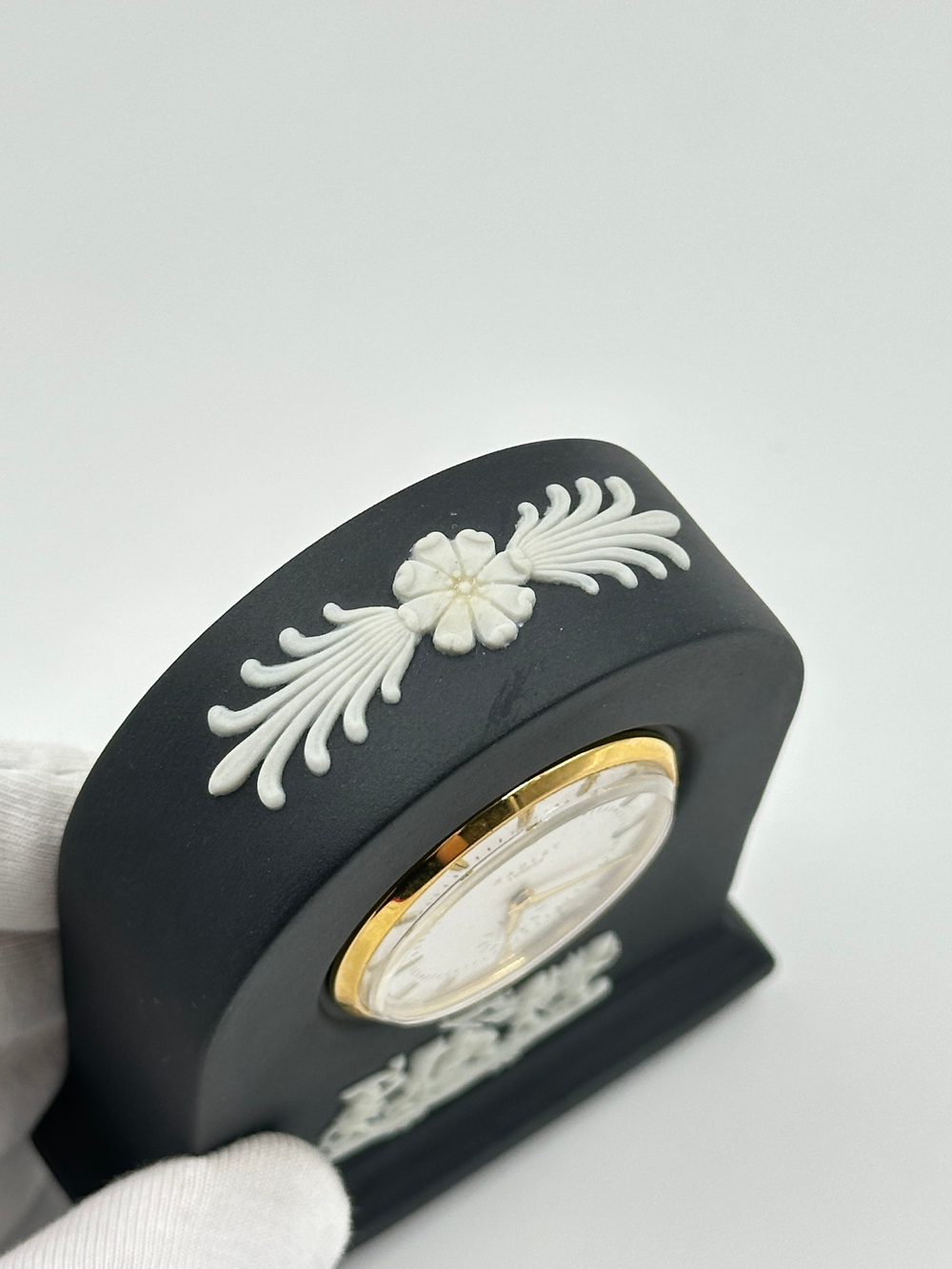 Часы Wedgwood чёрные