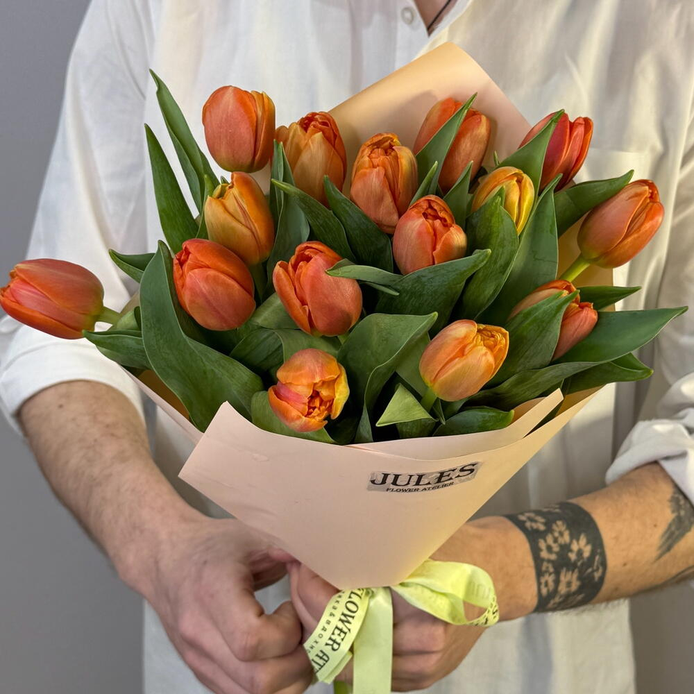 Букет из пионовидных тюльпанов 15 штук